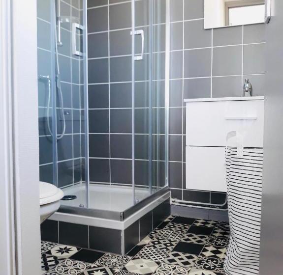 استودیوی استاندارد, Residence Croma