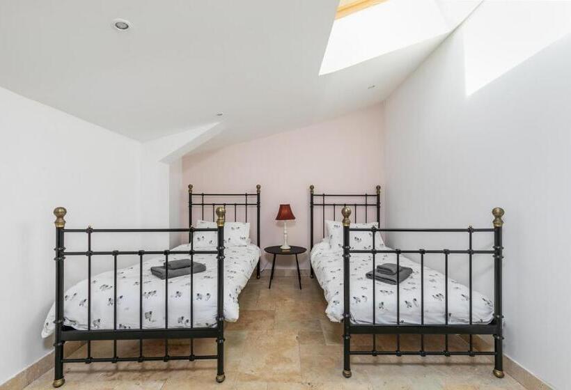 Дом 1 Спальня, Domaine De Rambeau