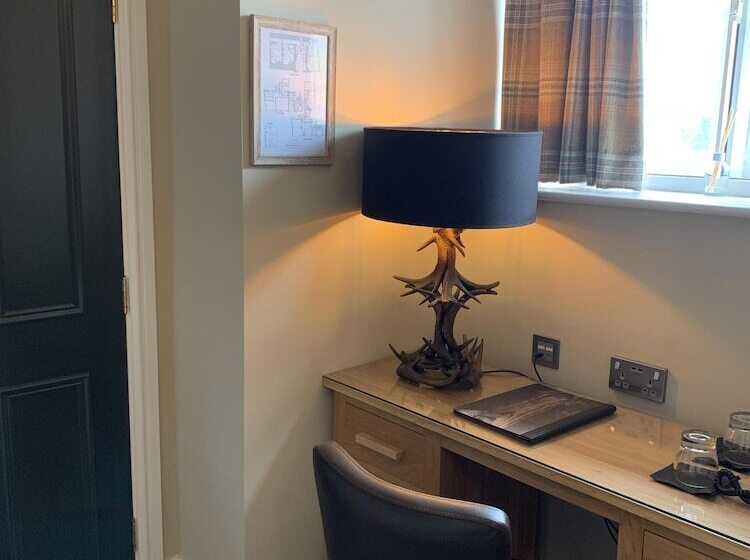 Номер Стандарт, The Wheatsheaf Hotel, Sandbach
