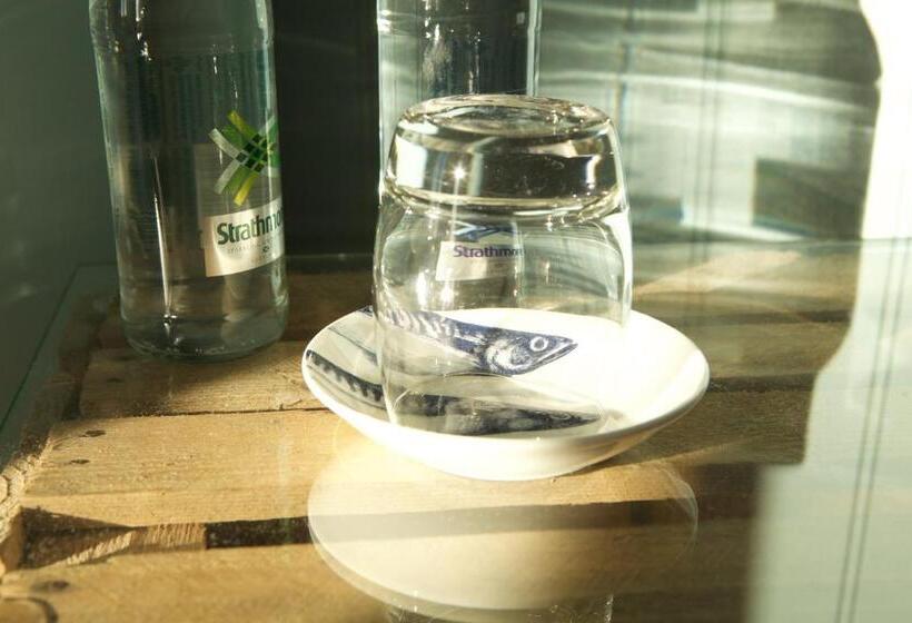 수피리어 룸, The Ship Inn