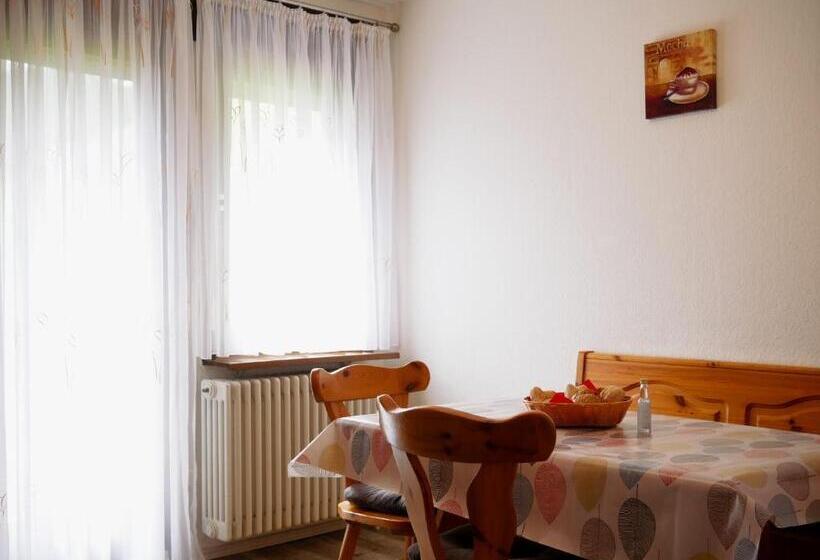 침실 1개 아파트, Bühlbauernhof