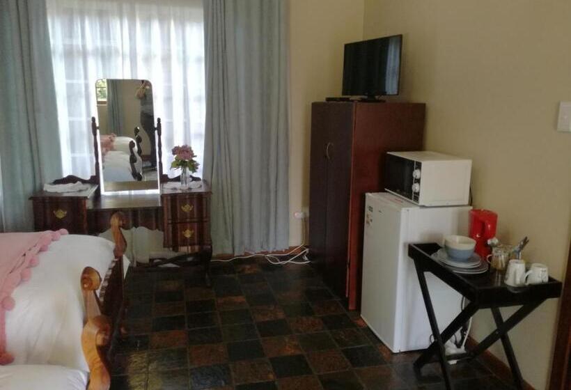 Номер Стандарт с Балконом, Cadle House