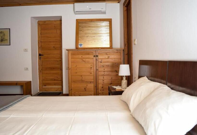 バルコニー付きスタンダードルーム, Sokaku I Te Marreve Guesthouse