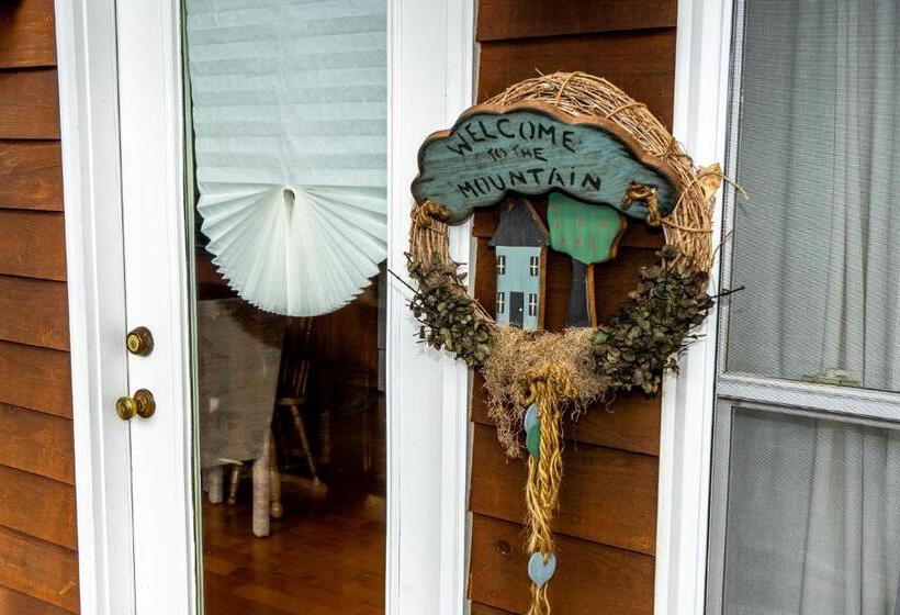 Family Suite, The Chimney Rock Inn & Cottages