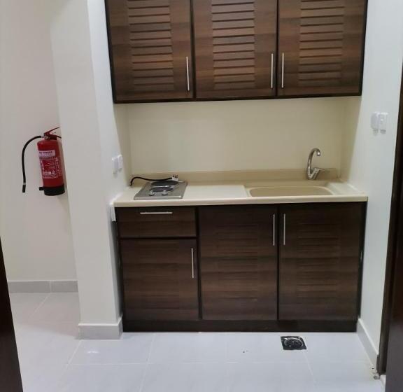 استودیوی استاندارد, Al Basam Furnished Units