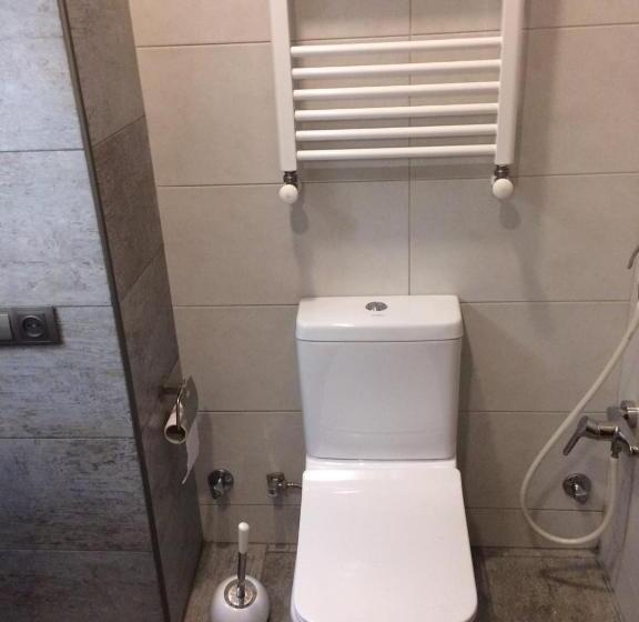 Economy Room, Cozy Guest House In Old Batumi