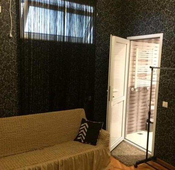 اتاق لوکس, Guesthouse Raisa