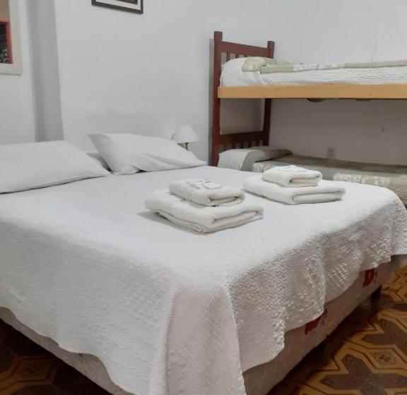 اتاق استاندارد سه نفره, Hostal Yatasto