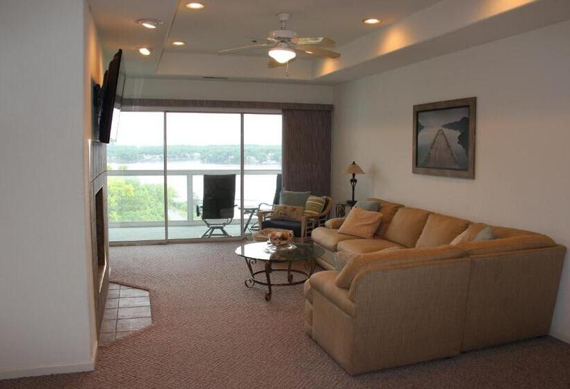 1 Bedroom Apartment Lake View, Lake Ozarks Get Away Topsider