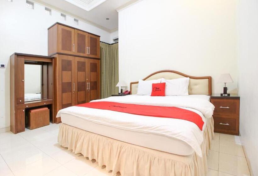 Номер Deluxe, Reddoorz Plus @ Tegal Panggung