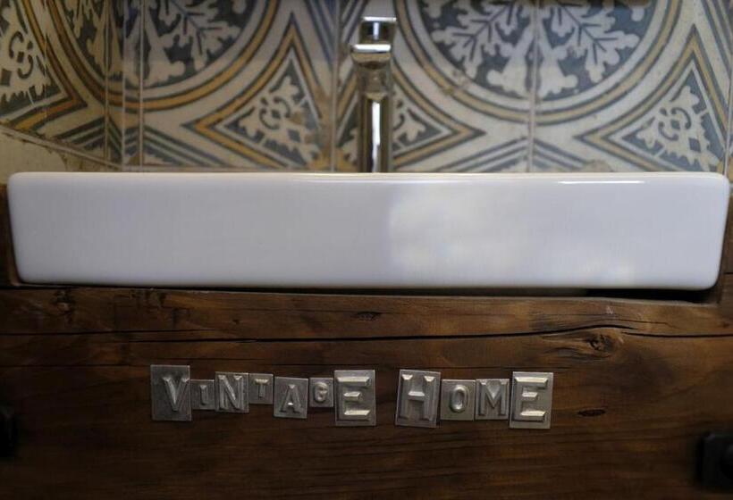 Номер Стандарт Вид на Сад, Vintage Home Vendégház