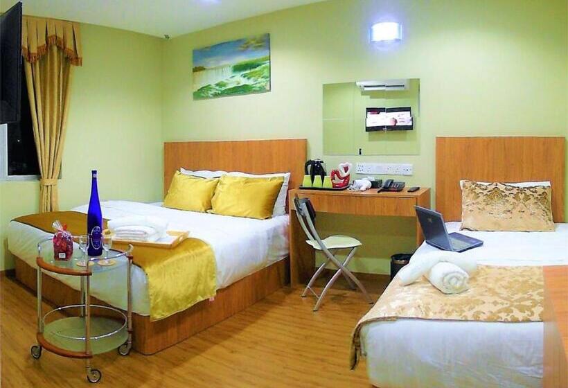 Quarto Triplo Comfort, Royale