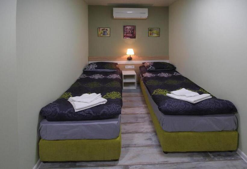 اتاق استاندارد, Guest House The House топ център габрово