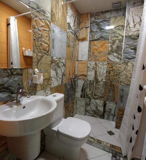 اتاق استاندارد سه نفره, Guest House The House топ център габрово