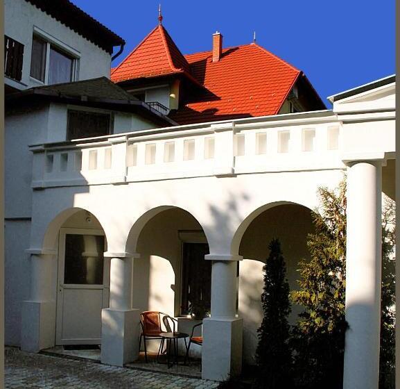 اتاق استاندارد با تراس, White & Quiet Apartment House
