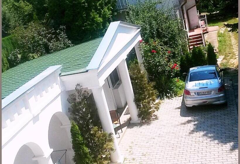 اتاق استاندارد با تخت بزرگ, White & Quiet Apartment House