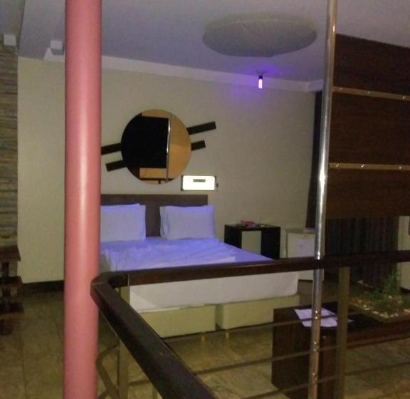 Quarto Estandar com Hidromassagem, Movie Inn Motel E Hospedagem