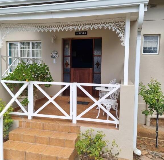 Номер Стандарт, Longtom Farm Guesthouse