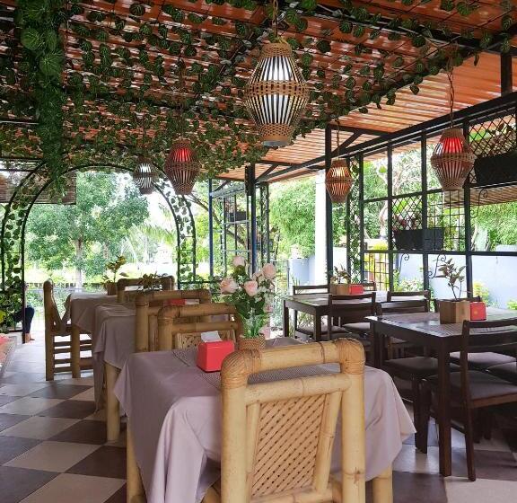 Кровать в Общей Комнате, Nipah Villas