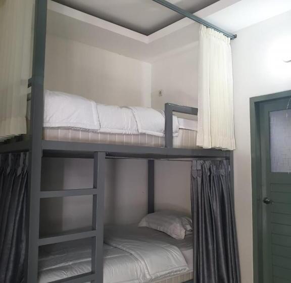 Кровать в Общей Комнате, Nipah Villas