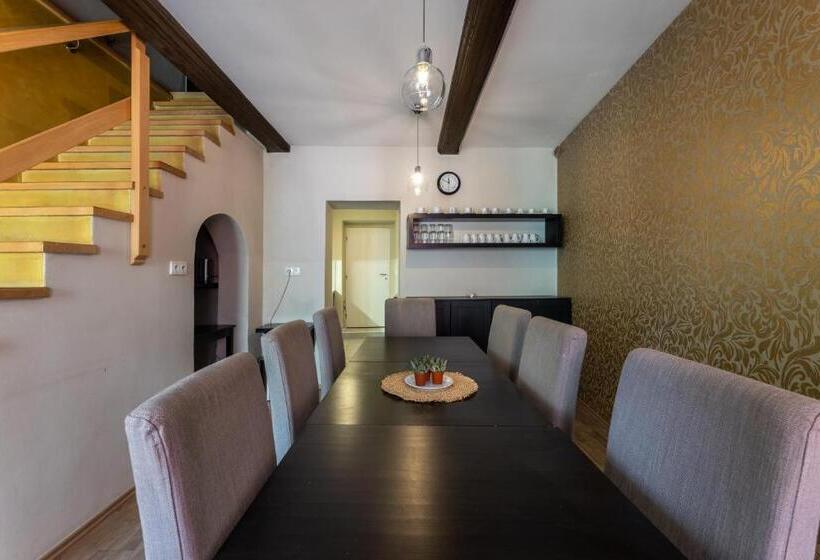 اتاق لوکس, Apartmány U Pavla