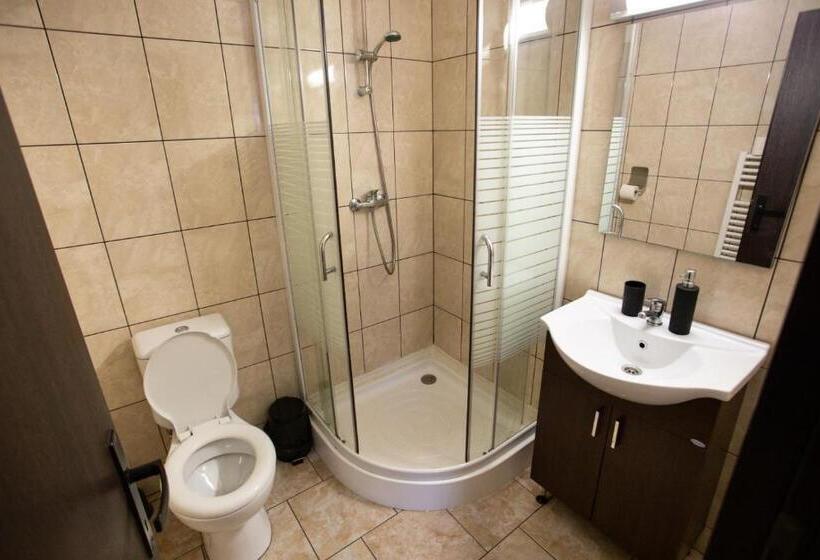 اتاق سوپریور خانوادگی, Daddy House