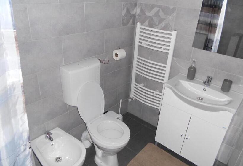 اتاق خانوادگی, Daddy House