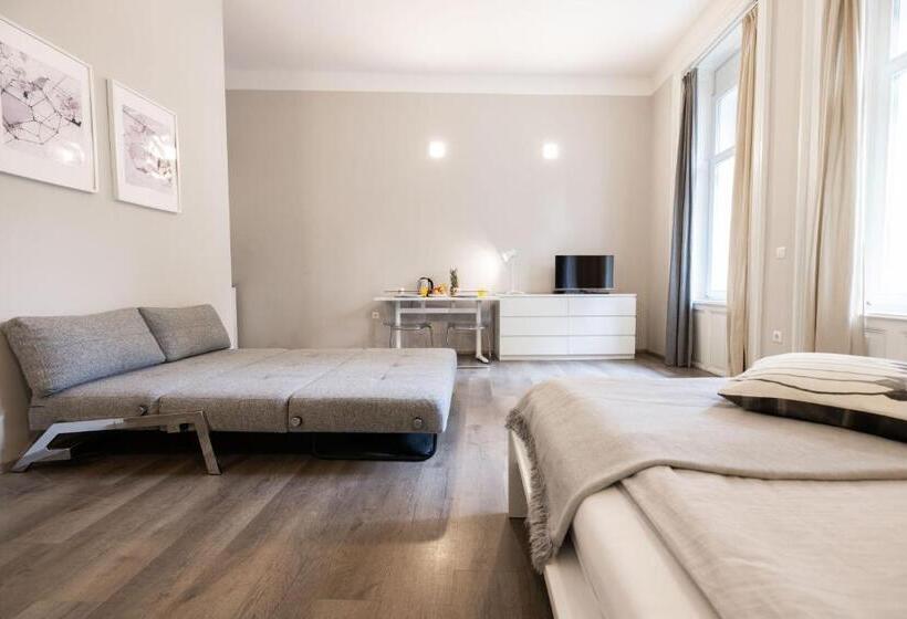 استودیوی استاندارد, 4flats