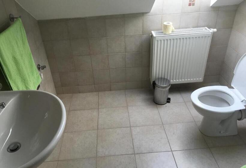 Люкс, Královický Dvůr