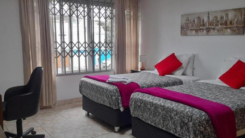 اتاق لوکس, Hospedaje De Lidia