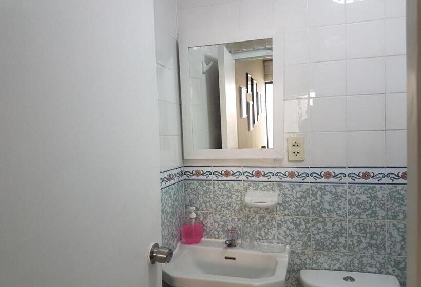 اتاق استاندارد یک نفره, Hospedaje De Lidia