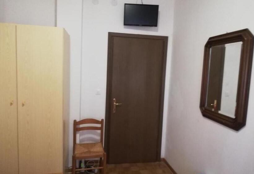 标准单人间共用浴室, Venice Holiday