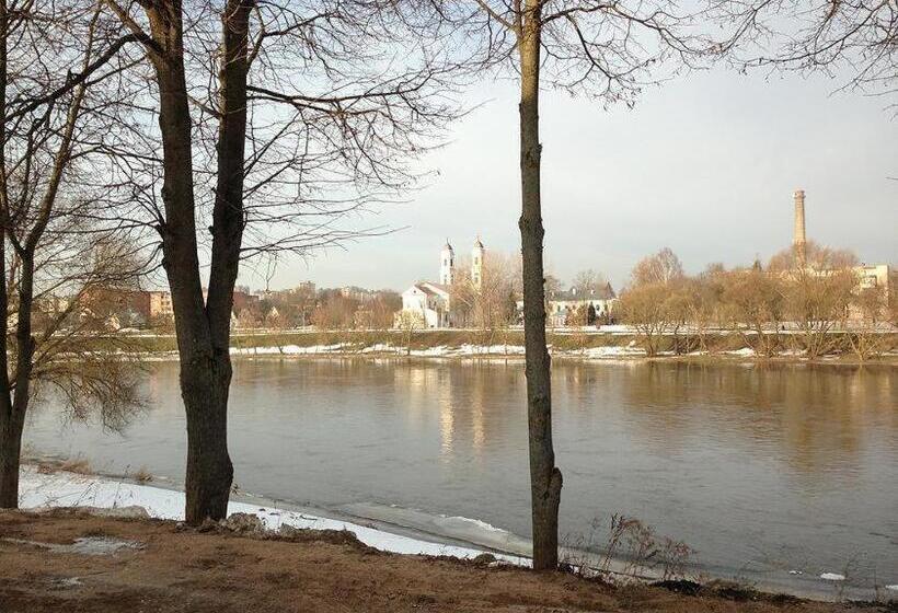 کلبه ییلاقی, Pirtis Prie Neries Jonava