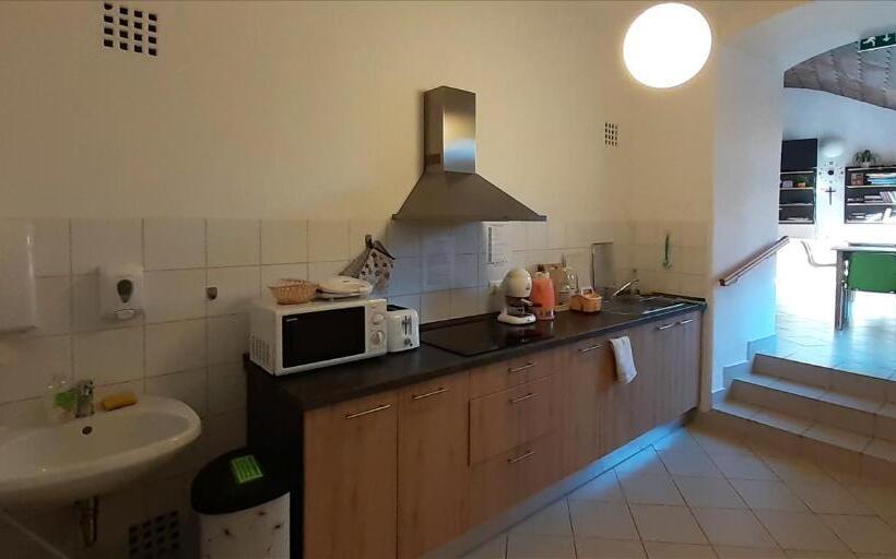 Номер Стандарт, Ciszterci Szállás Pécs
