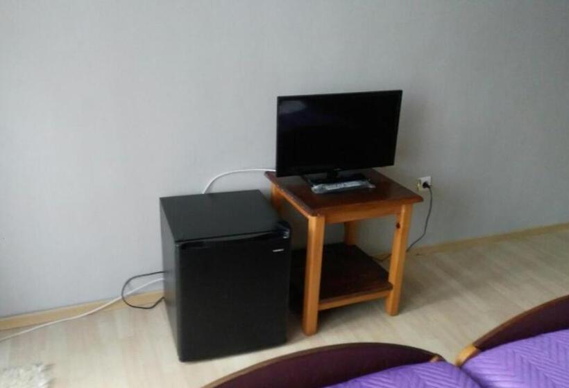 Номер Стандарт с Балконом, Guest House Raffe
