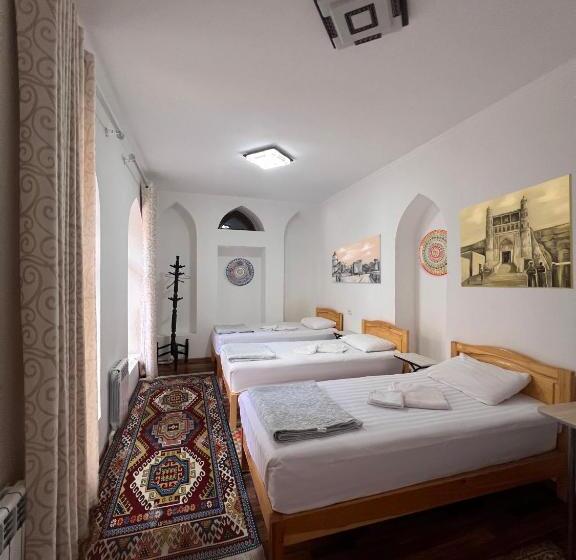 اتاق استاندارد سه نفره, Rumi Hotel & Hostel