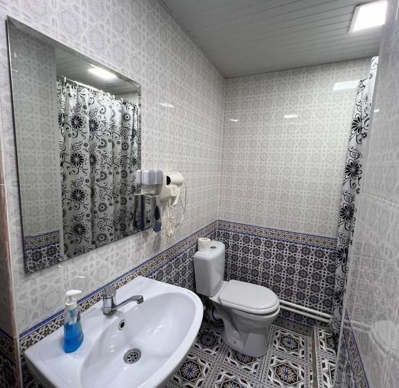 تختخواب در اتاق مشترک, Rumi Hotel & Hostel