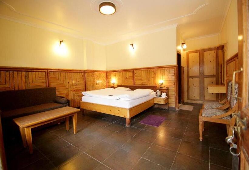 디럭스 룸, Ashoka Naini Chalet