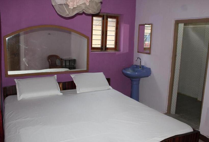 标准间, Riverside Homestay