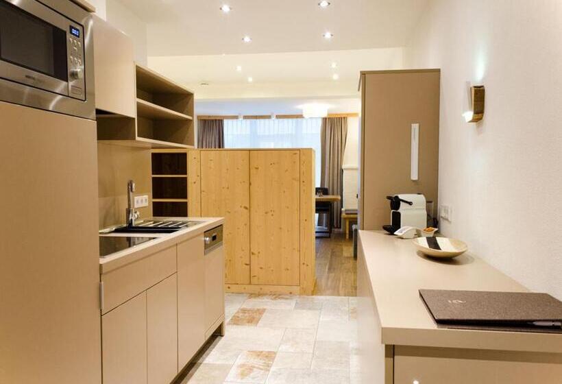 استودیو استاندارد با بالکن, Arlberglife Ferienresort