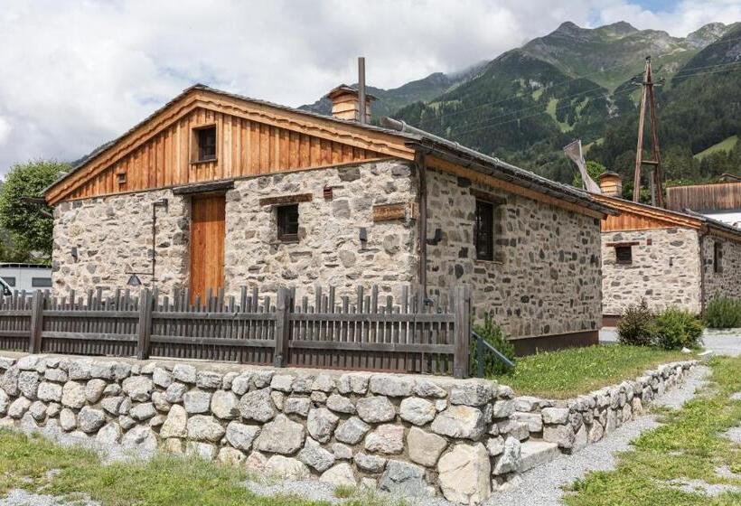 کلبه ییلاقی, Arlberglife Ferienresort