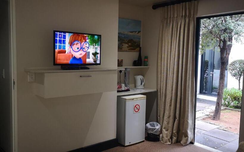 Люкс Повышенной Комфортности, 21 Kingfisher Guesthouse