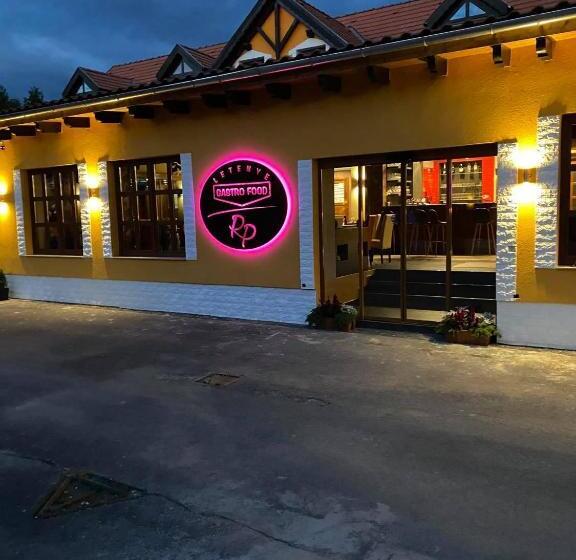Апартаменты 4 Спальни, Radics Panzió étterem és Pihenő Központ