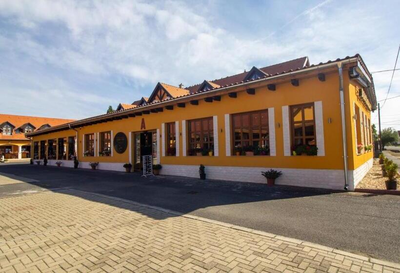 Номер Стандарт, Radics Panzió étterem és Pihenő Központ