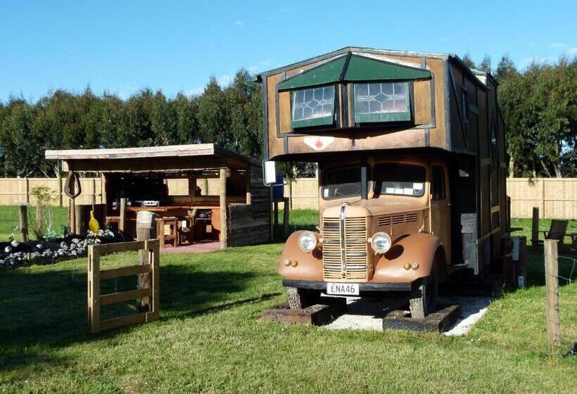 Дом 1 Спальня, Wacky Stays   Unique Farm Stay Glamping Rentals, Free Animal Feeding Tours