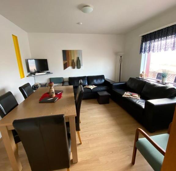 اتاق استاندارد سه تخته با سرویس بهداشتی مشترک, Grund í Grundarfirði Economy Guesthouse