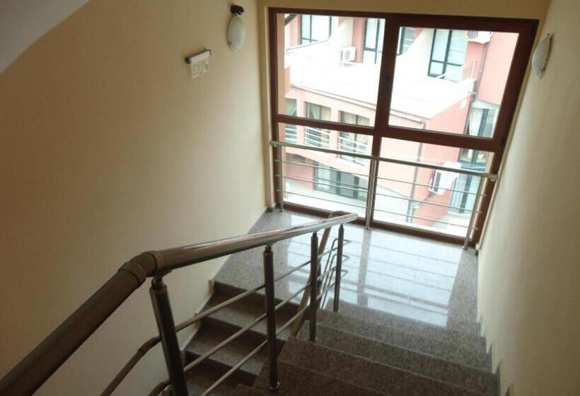 Студио Стандарт с Террасой, Guest House Skalite