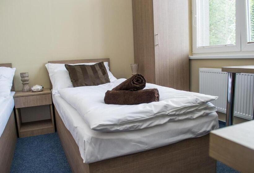 اتاق استاندارد سه نفره, Penzion S Wellness Uherské Hradiště