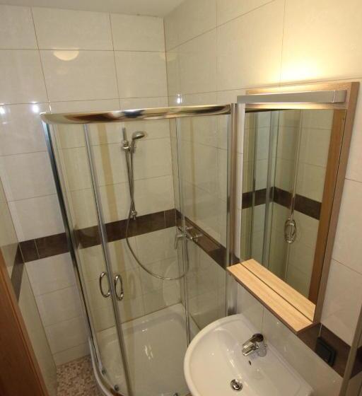اتاق استاندارد یک نفره, Pension Central Semmering