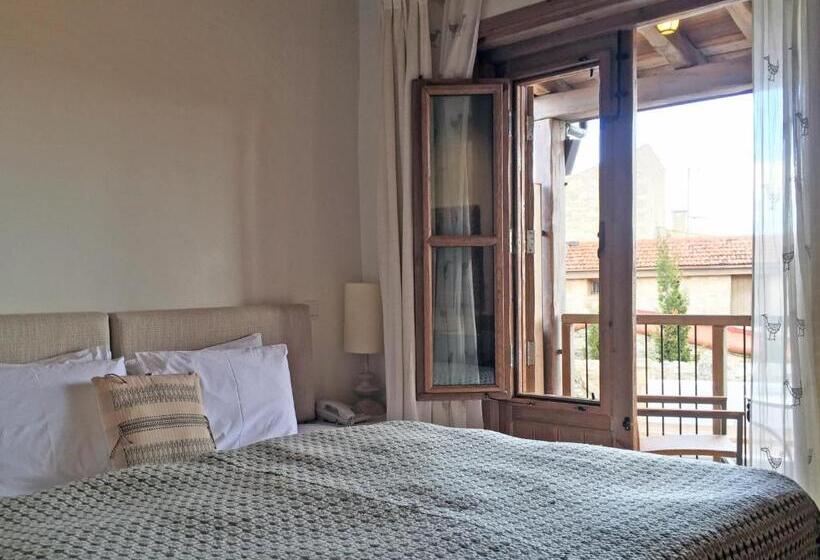 غرفة قياسية مطلّة علي حمام السباحة, Apokryfo Traditional Guesthouse